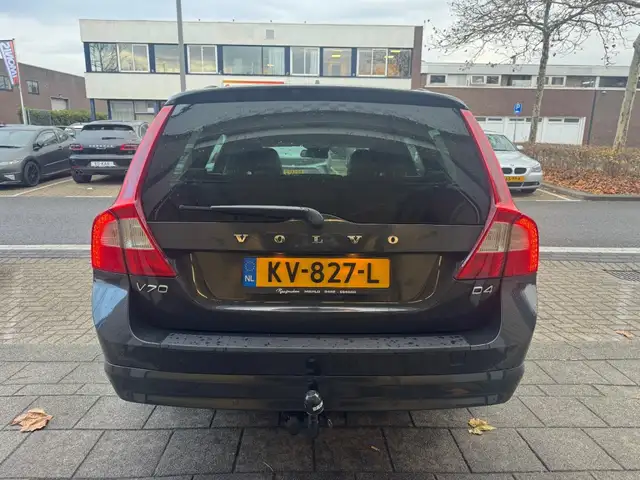Volvo V70 view 7