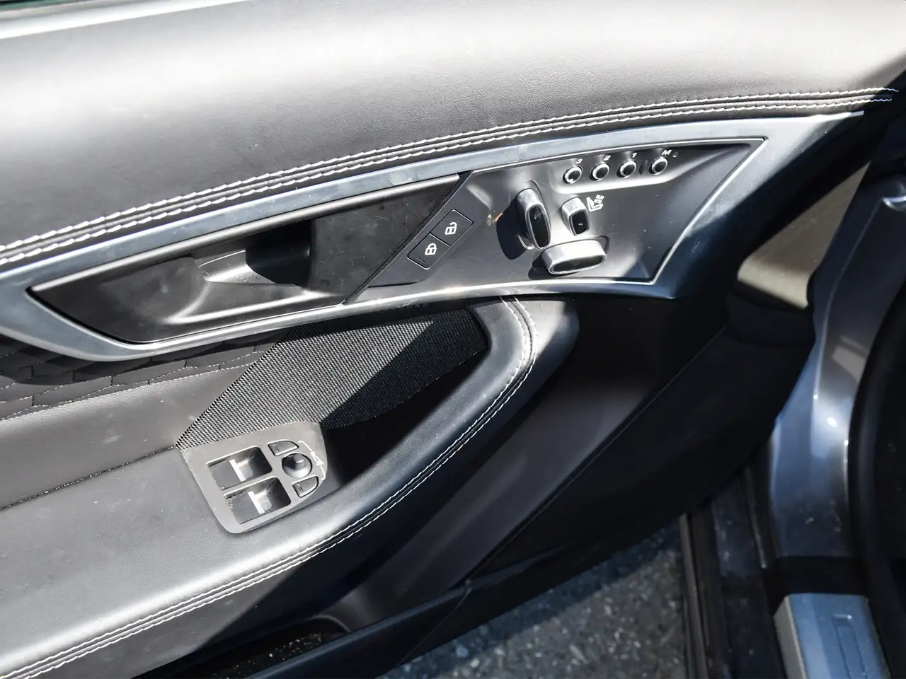 Jaguar F-Type снимка Jaguar F-Type