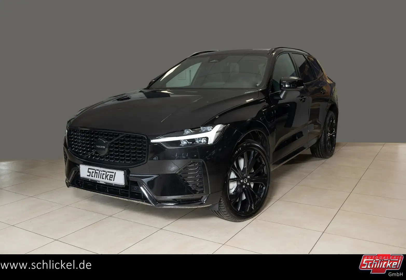 Volvo XC60 T6 Plus Black Edition Recharge Plug-In Hybrid AWD Чорний - 1