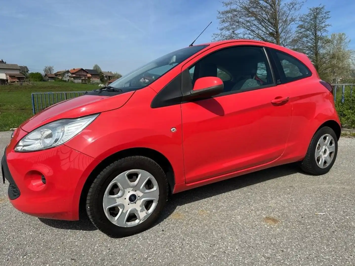 Ford Ka/Ka+ 1.2i Titanium Czerwony - 1