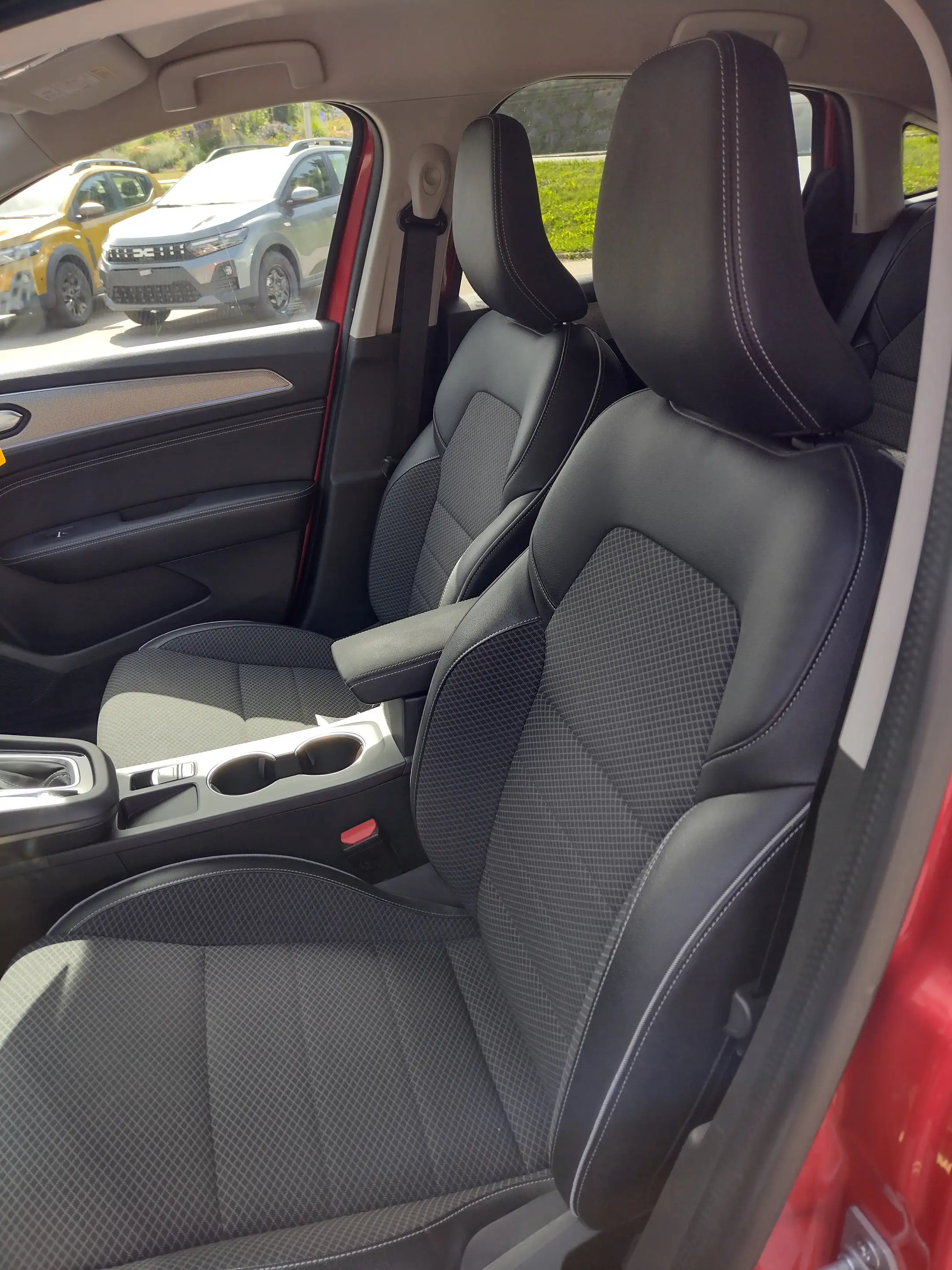Renault Arkana Arkana TCe 140 EDC PF Intens Aut. Intens — photo 8