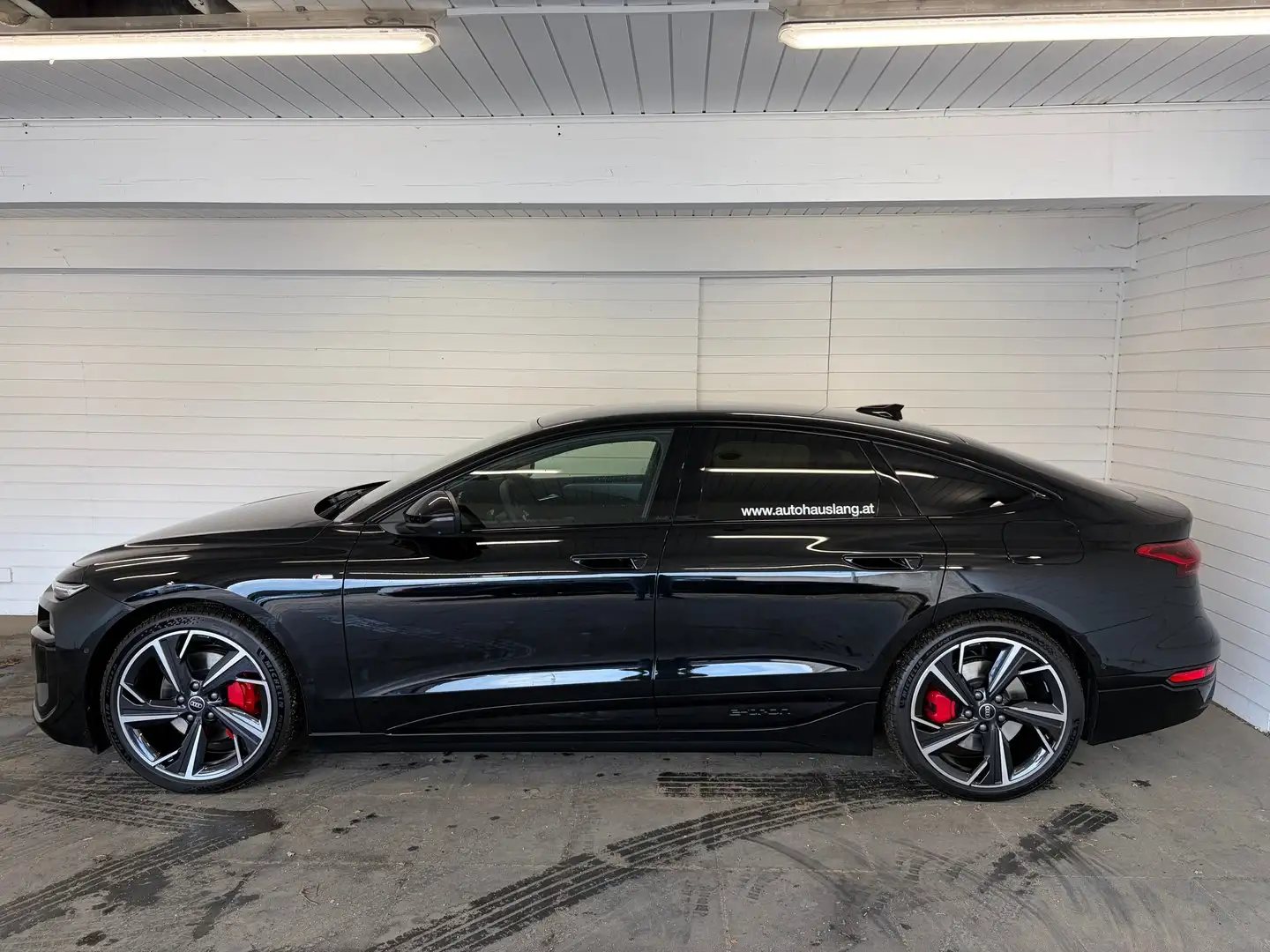 Audi A6 e-tron quattro Schwarz - 2