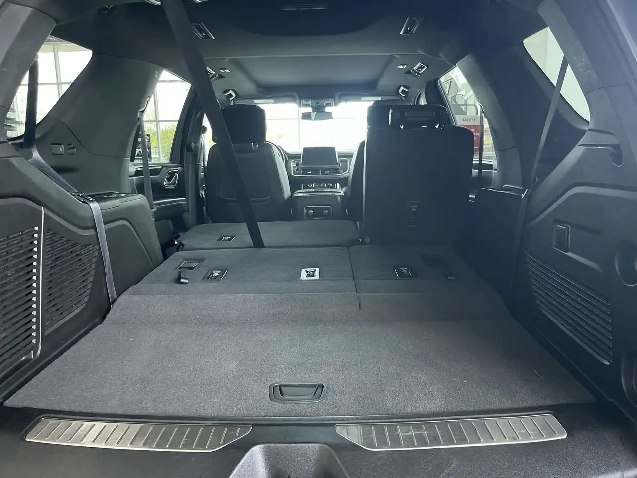 Chevrolet Tahoe снимка Chevrolet Tahoe