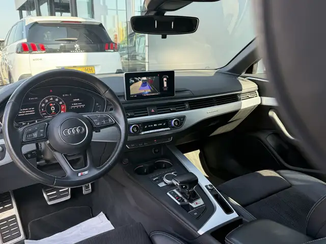 Audi S4 view 4