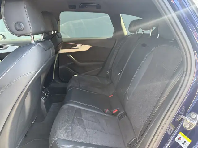 Audi S4 view 7