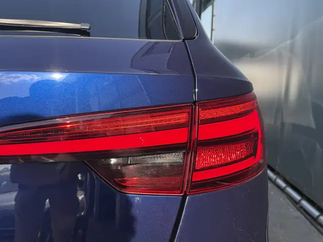 Audi S4 view 14