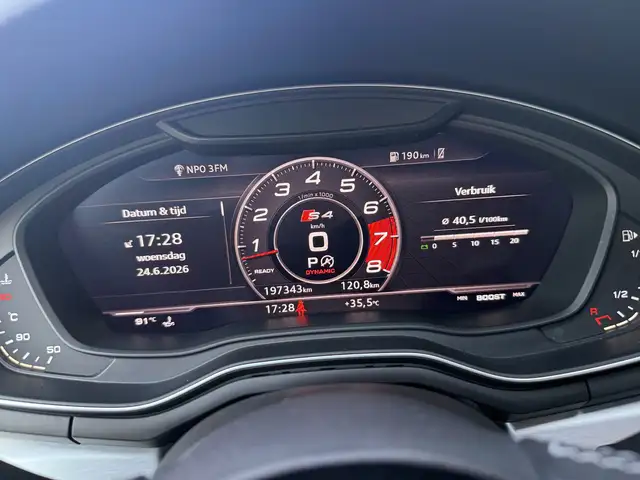 Audi S4 view 22