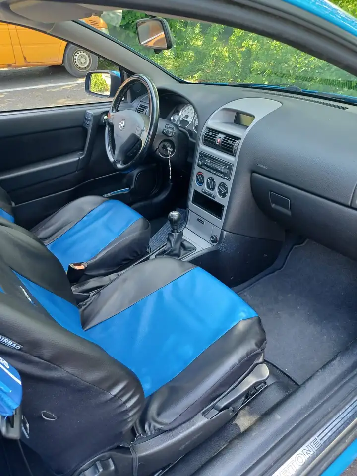 Opel Astra Coupe 2.2 16V Coupe, foto 9
