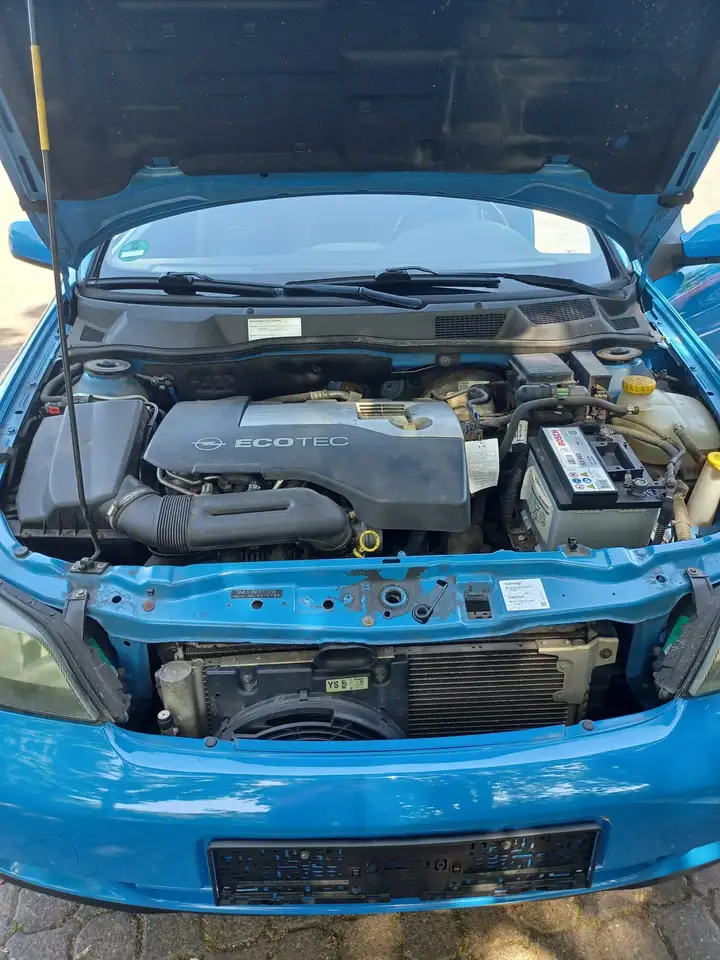 Opel Astra Coupe 2.2 16V Coupe, foto 5