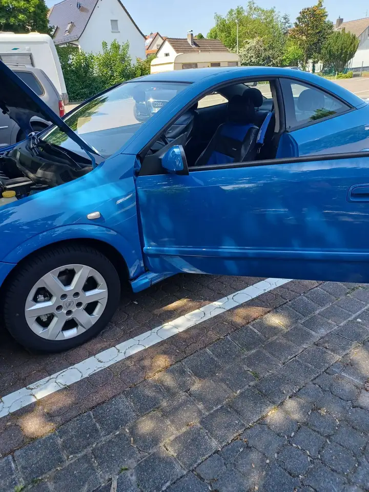 Opel Astra Coupe 2.2 16V Coupe, foto 8