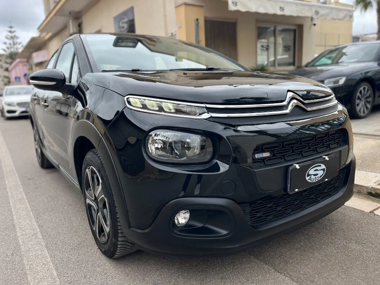 Citroen C3 1.2 82 Shine Noir - 2