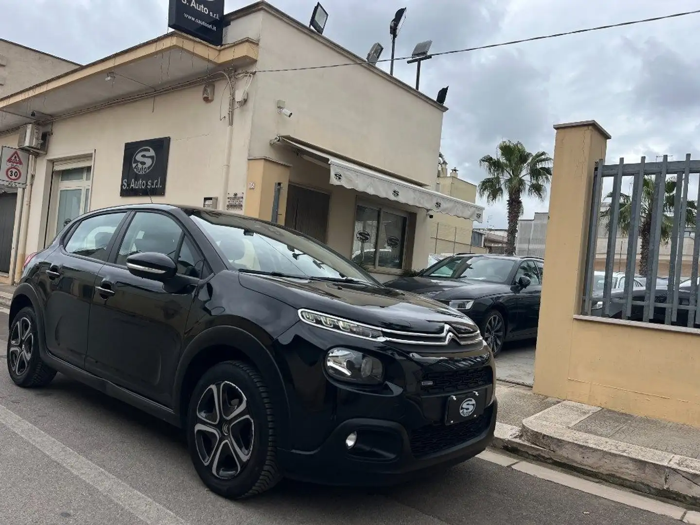 Citroen C3 1.2 82 Shine Noir - 1