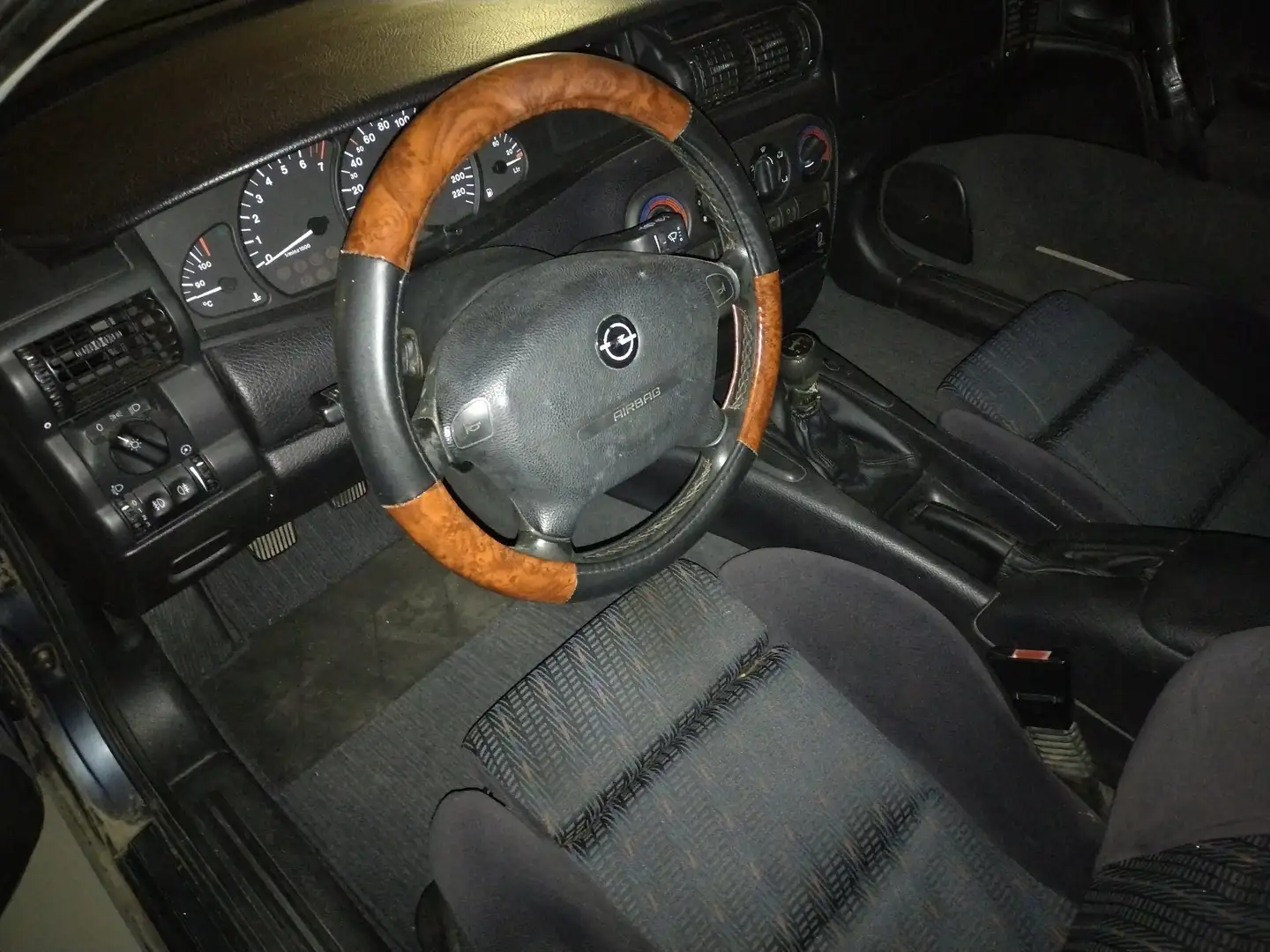 Opel Omega Caravan 2.0 16V CD - 1