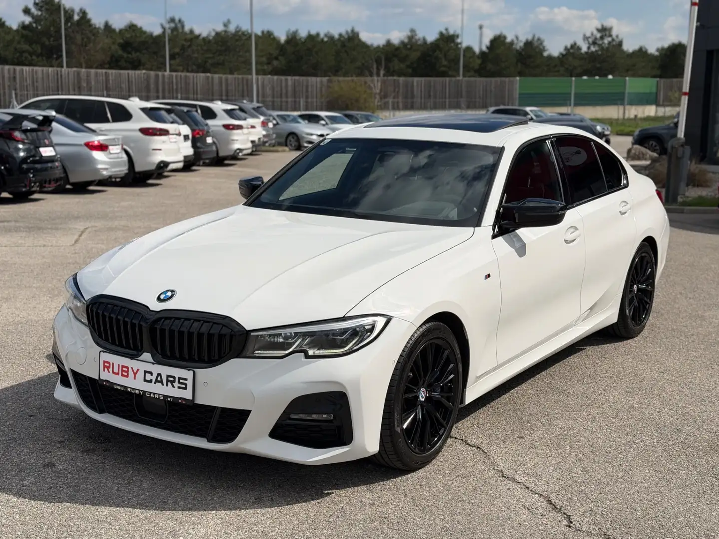 BMW 330 i M Sport Aut. Laser/Glasdach/Driving Assistent Weiß - 1