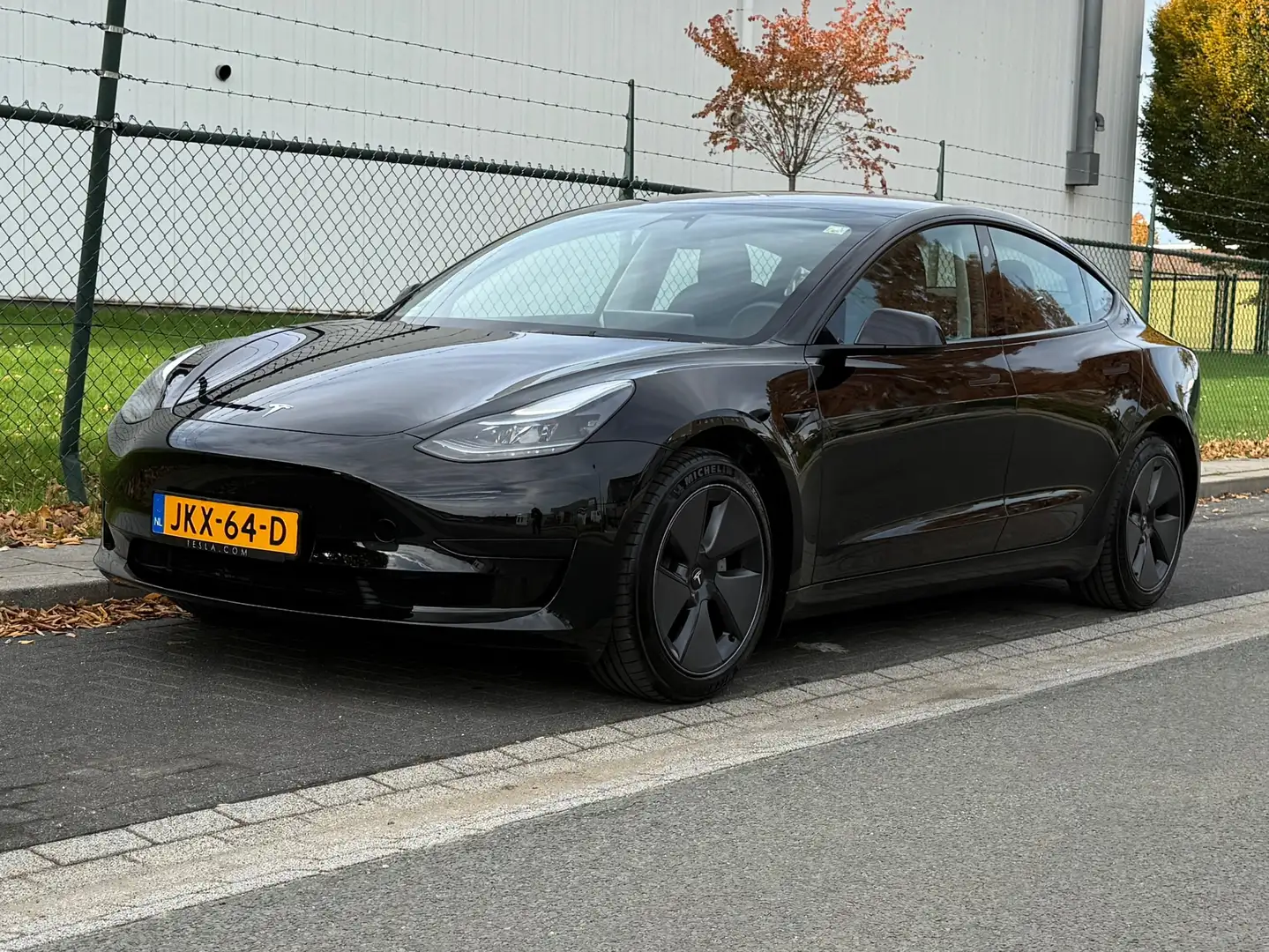 Tesla Model 3 Standard RWD Plus 60 kWh Enhanced Autopilot Zwart - 1