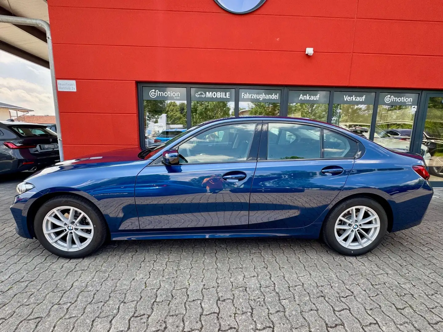 BMW 318 i Steptronic*DrivAProfessional*Head-up*DAB Bleu - 2