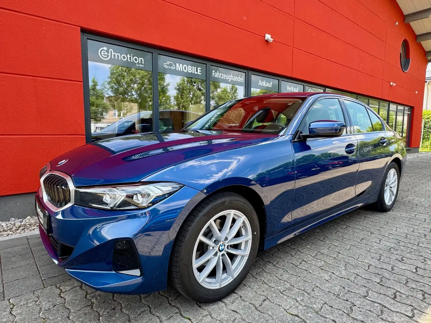 BMW 318 i Steptronic*DrivAProfessional*Head-up*DAB Bleu - 1