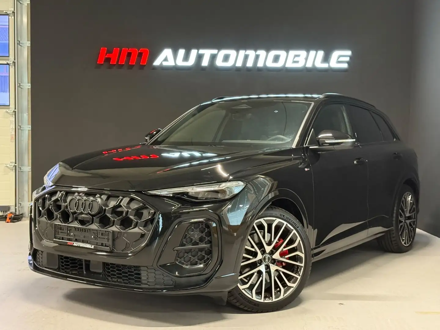 Audi Q5 TDI S quattro/21"/TECH PRO/MMI PRO/B&O/LUFT Černá - 1