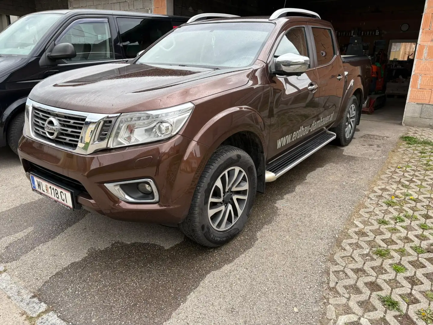Nissan Navara Double Cab 4x4 2,3 dCi Tekna Aut. - 2