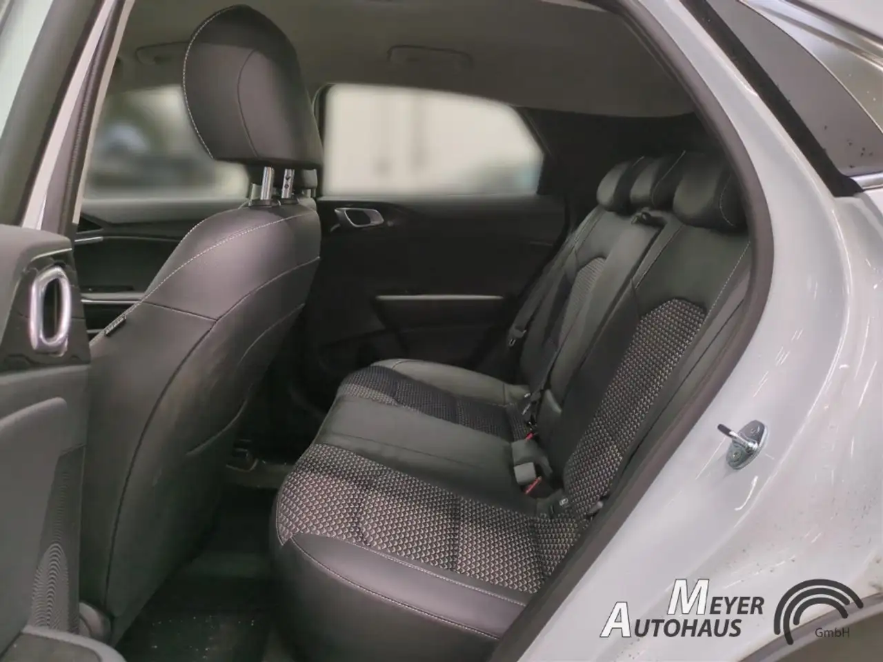 Kia XCeed 1.5 T-GDI 140 PS DCT Vision +Navi+Sitzheizung+Rück 10