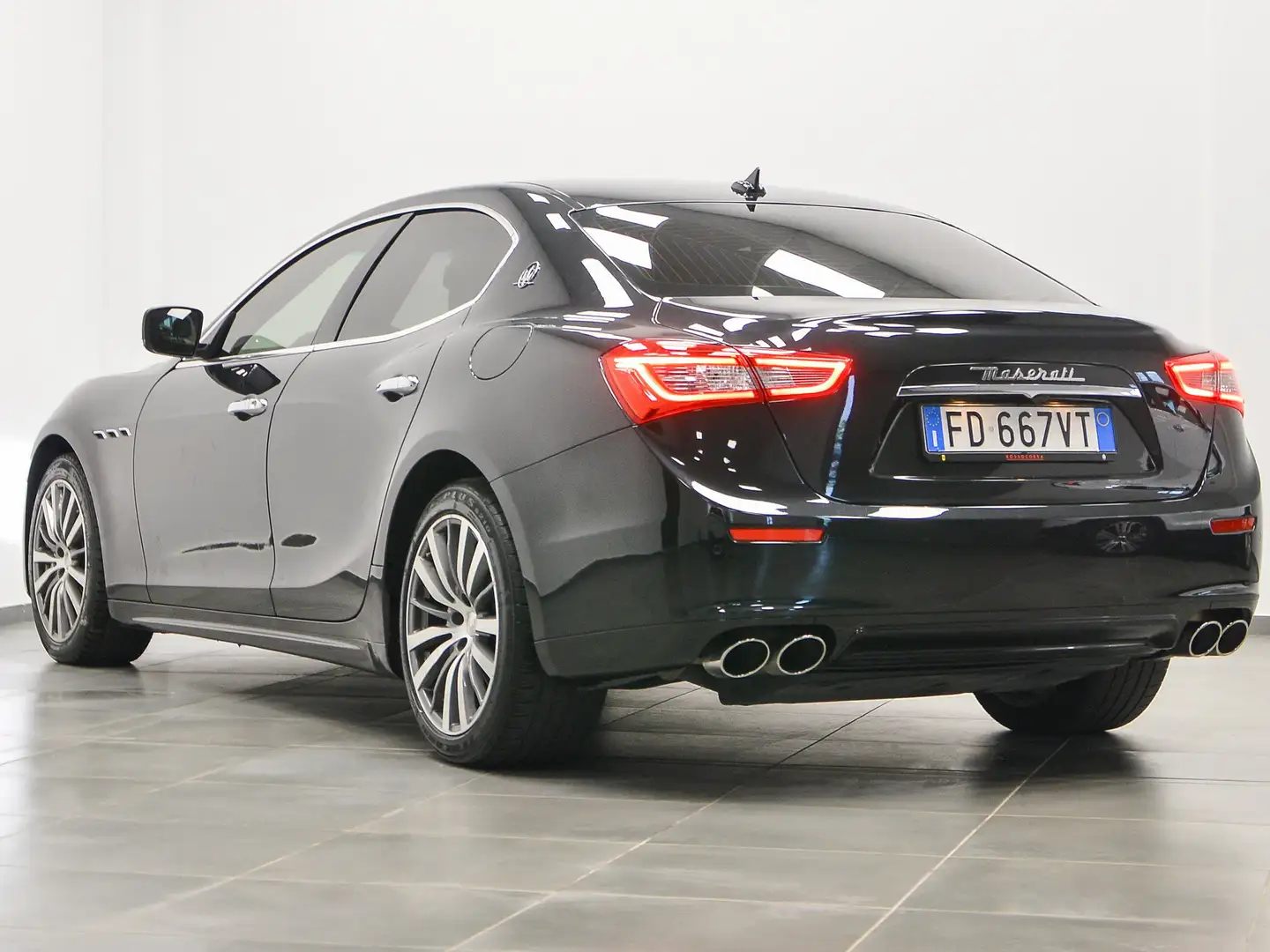 Maserati Ghibli Ghibli 3.0 V6 ds 275cv auto Schwarz - 2