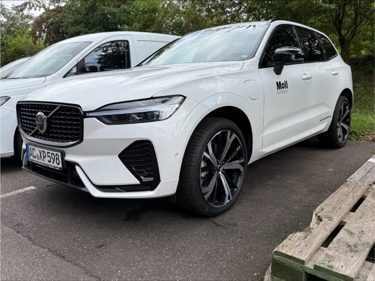 Volvo XC60 Plus Dark Recharge Plug-In Hybrid AWD T8 Twin Engi Bianco - 1