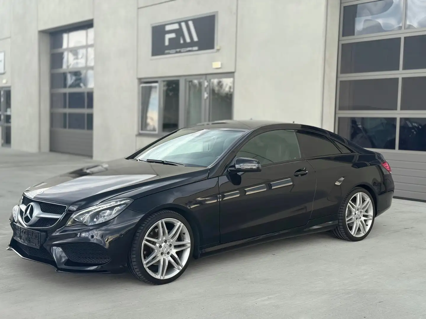 Mercedes-Benz E 250 E 250 CDI BlueEfficiency AMG-Line, ACC, SHZ, SBL, Noir - 1
