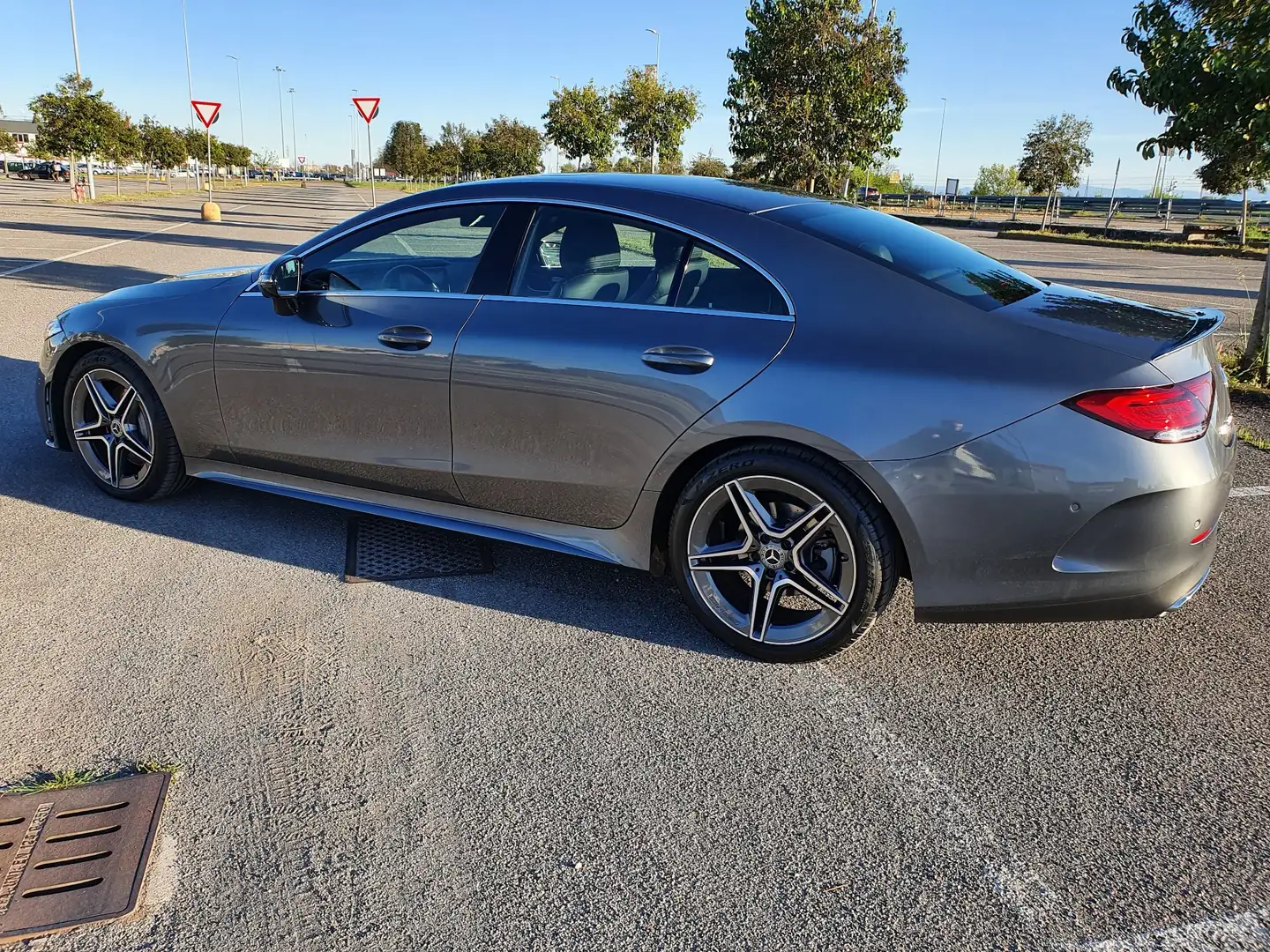 Mercedes-Benz CLS 300 Coupe d Premium auto Grigio - 1
