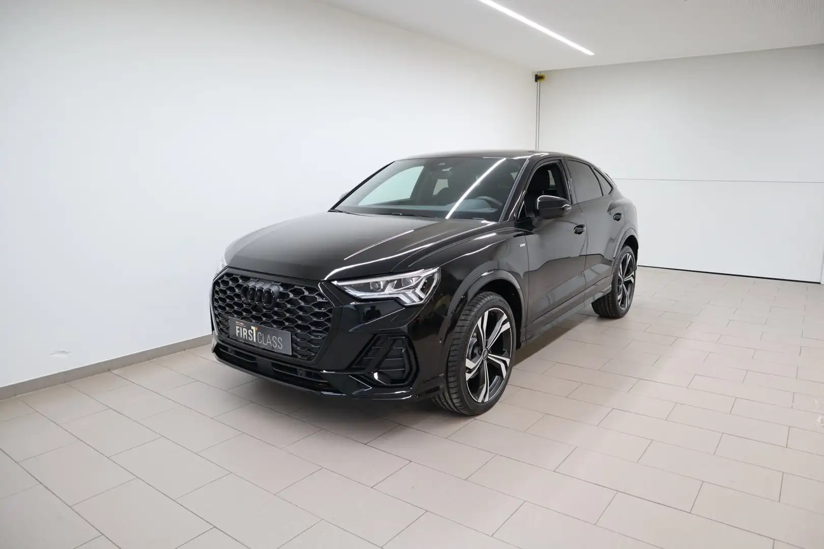 Audi Q3 35 TDI admired Schwarz - 2