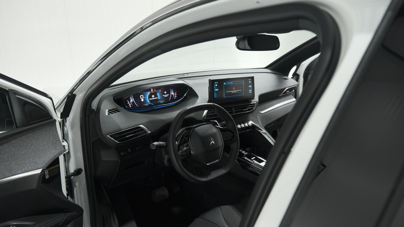 Peugeot 5008 PureTech 130 EAT8 Allure Pack Business | Trekhaak — photo 2