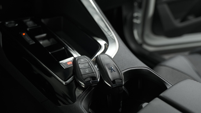 Peugeot 5008 PureTech 130 EAT8 Allure Pack Business | Trekhaak — photo 15