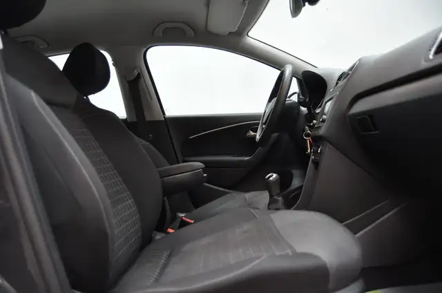 Volkswagen Polo view 12