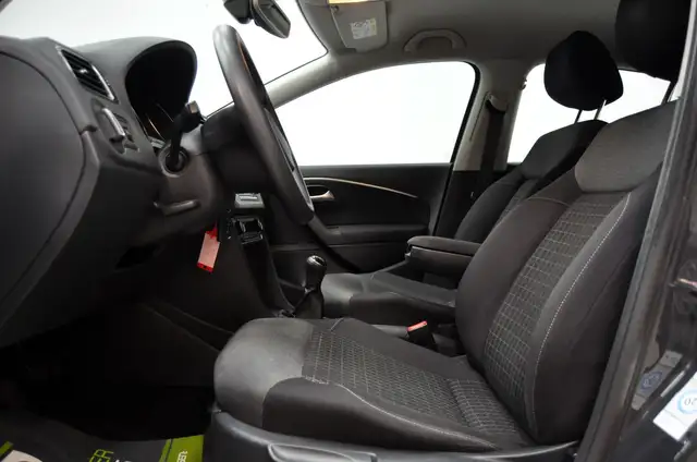 Volkswagen Polo view 11