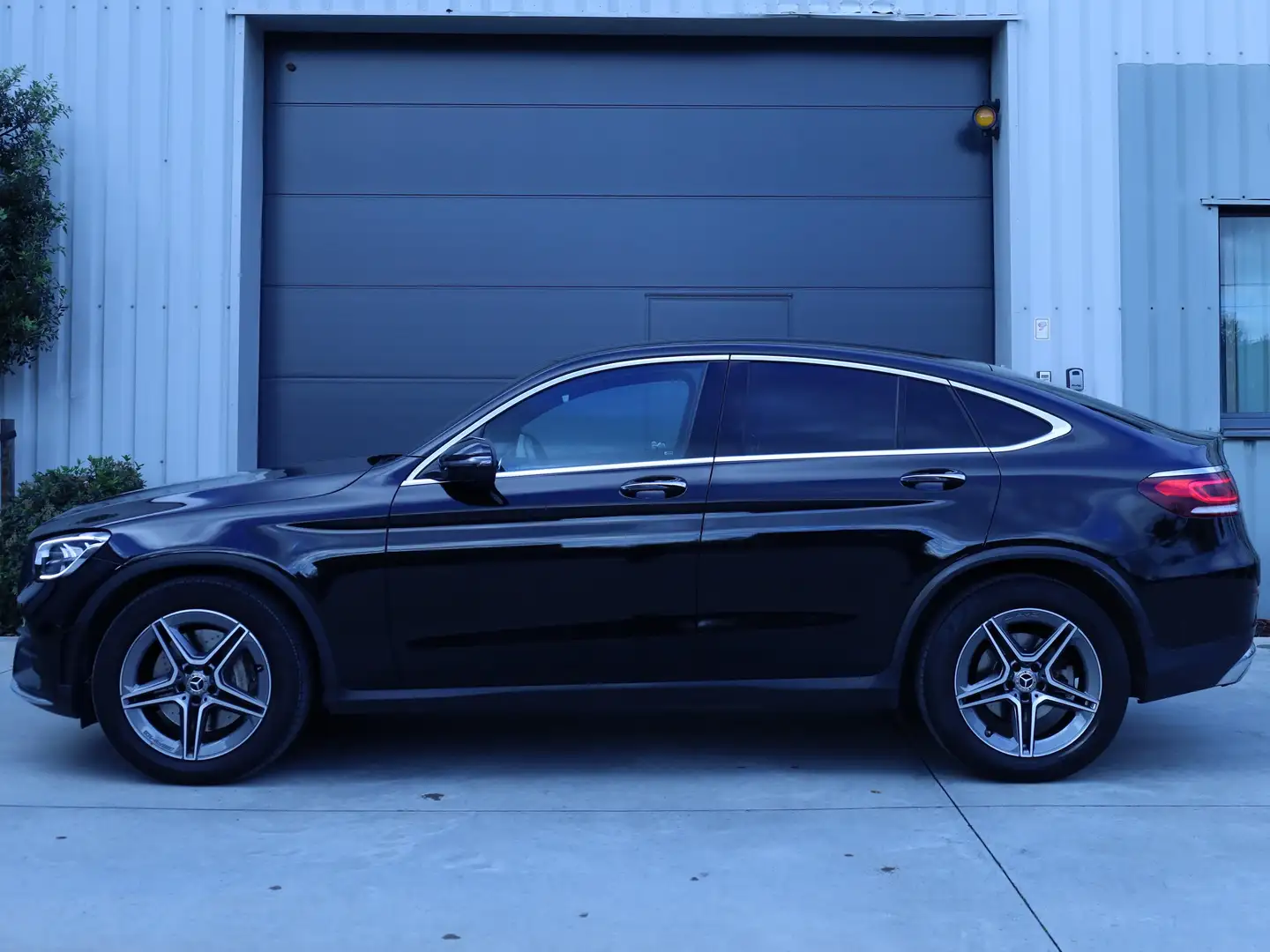 Mercedes-Benz GLC 200 GLC-COUPE 0 200 |  AMG Pack |  4 MATIC | BTW Noir - 2