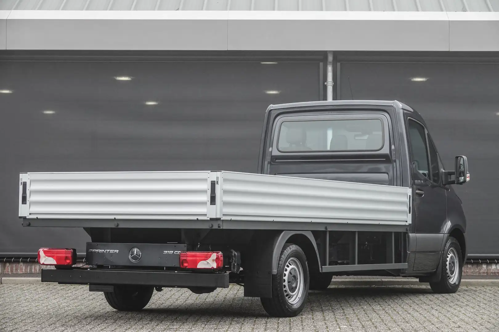 Mercedes-Benz Sprinter L3 | 319Cdi 190Pk 9G-Tronic | Open laadbak | RWD | Grau - 2