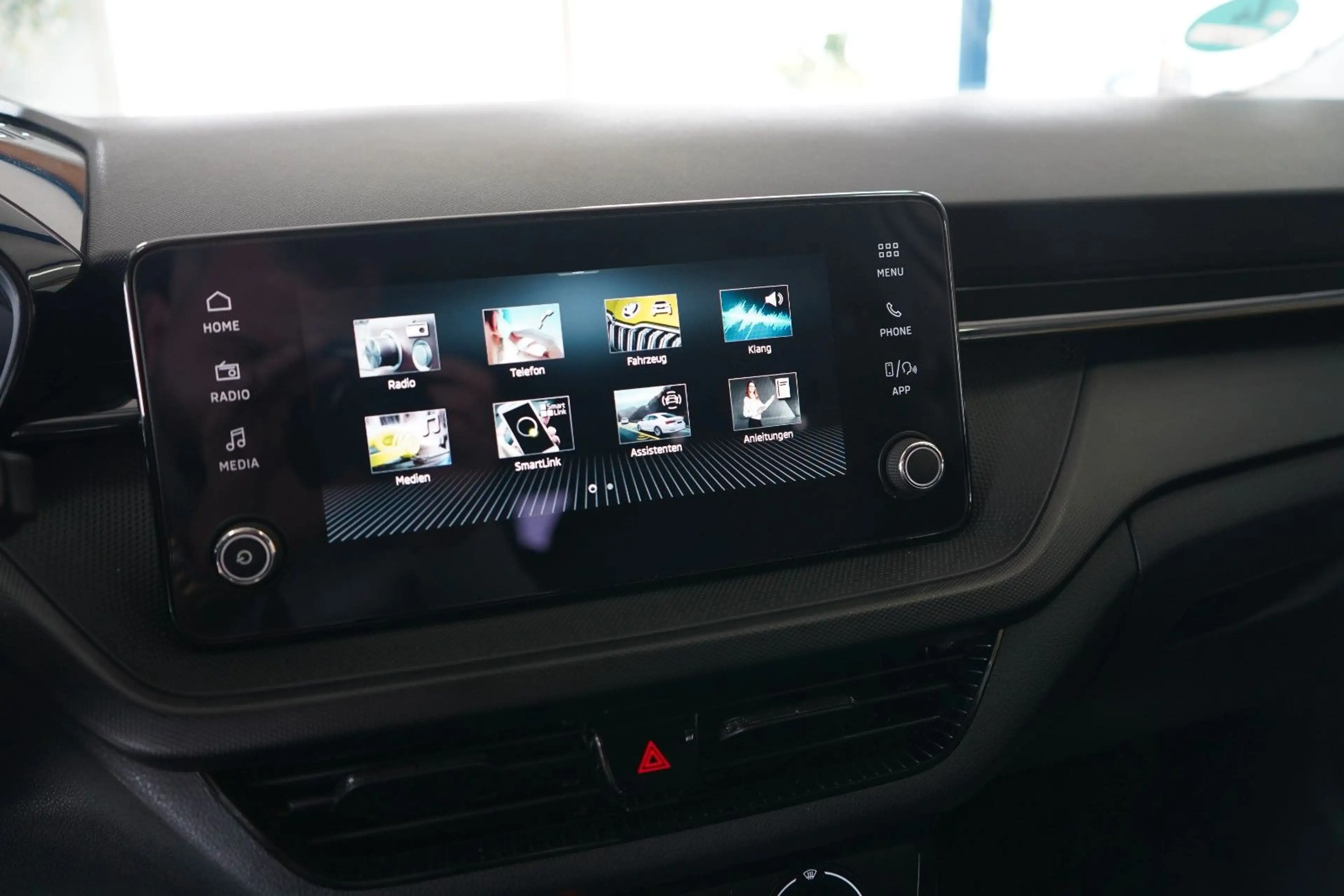 Skoda Fabia Essence KLIMA / TEMPOMAT / PDC / MWST — photo 13