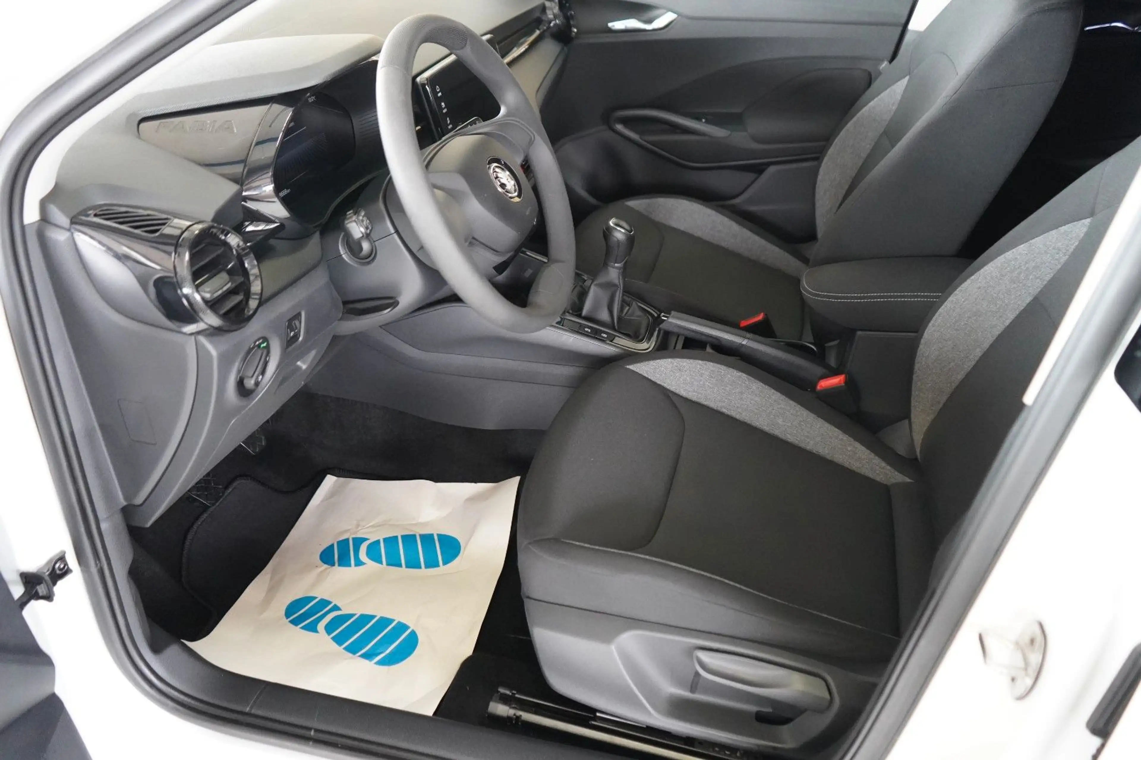 Skoda Fabia Essence KLIMA / TEMPOMAT / PDC / MWST — photo 10