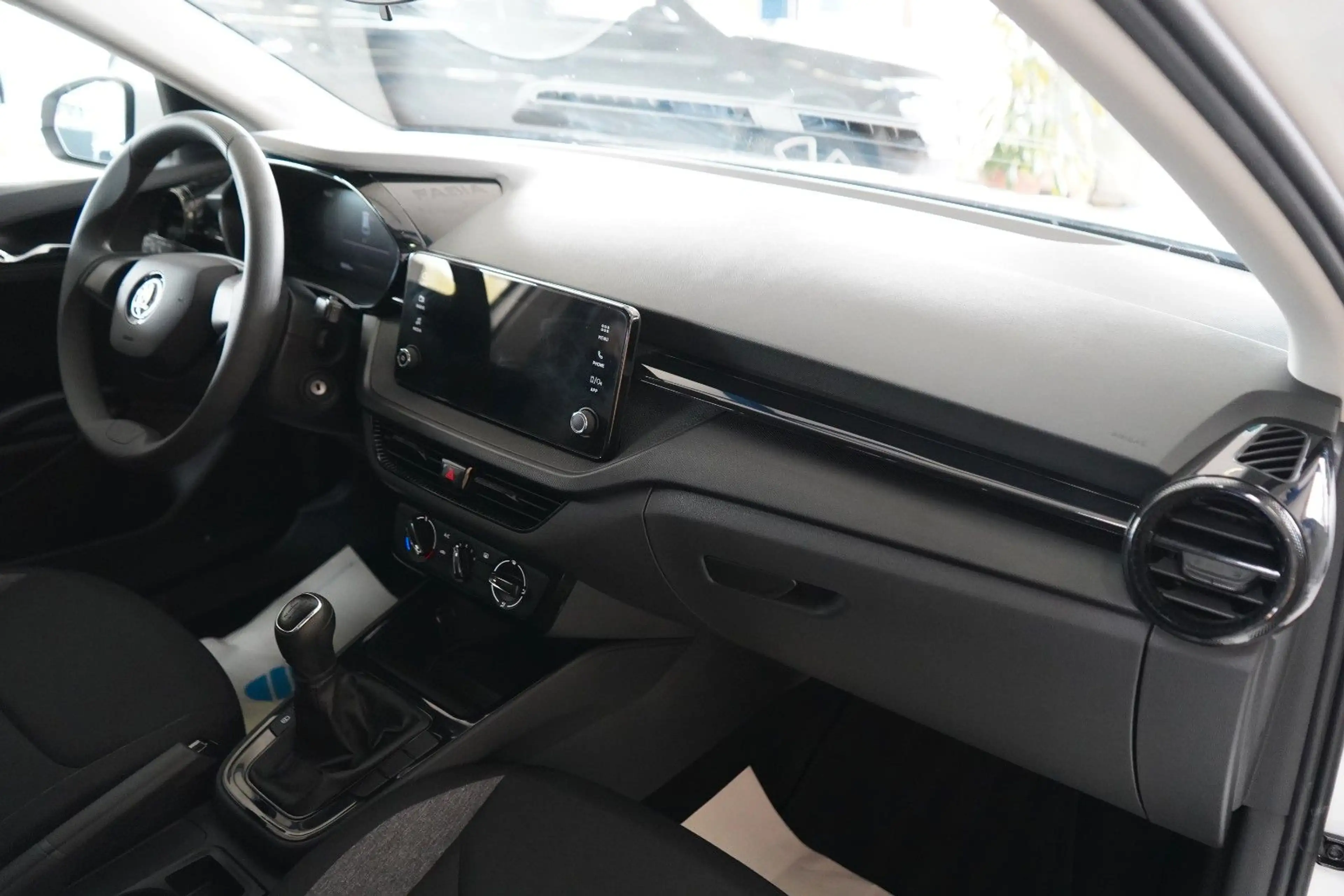 Skoda Fabia Essence KLIMA / TEMPOMAT / PDC / MWST — photo 9