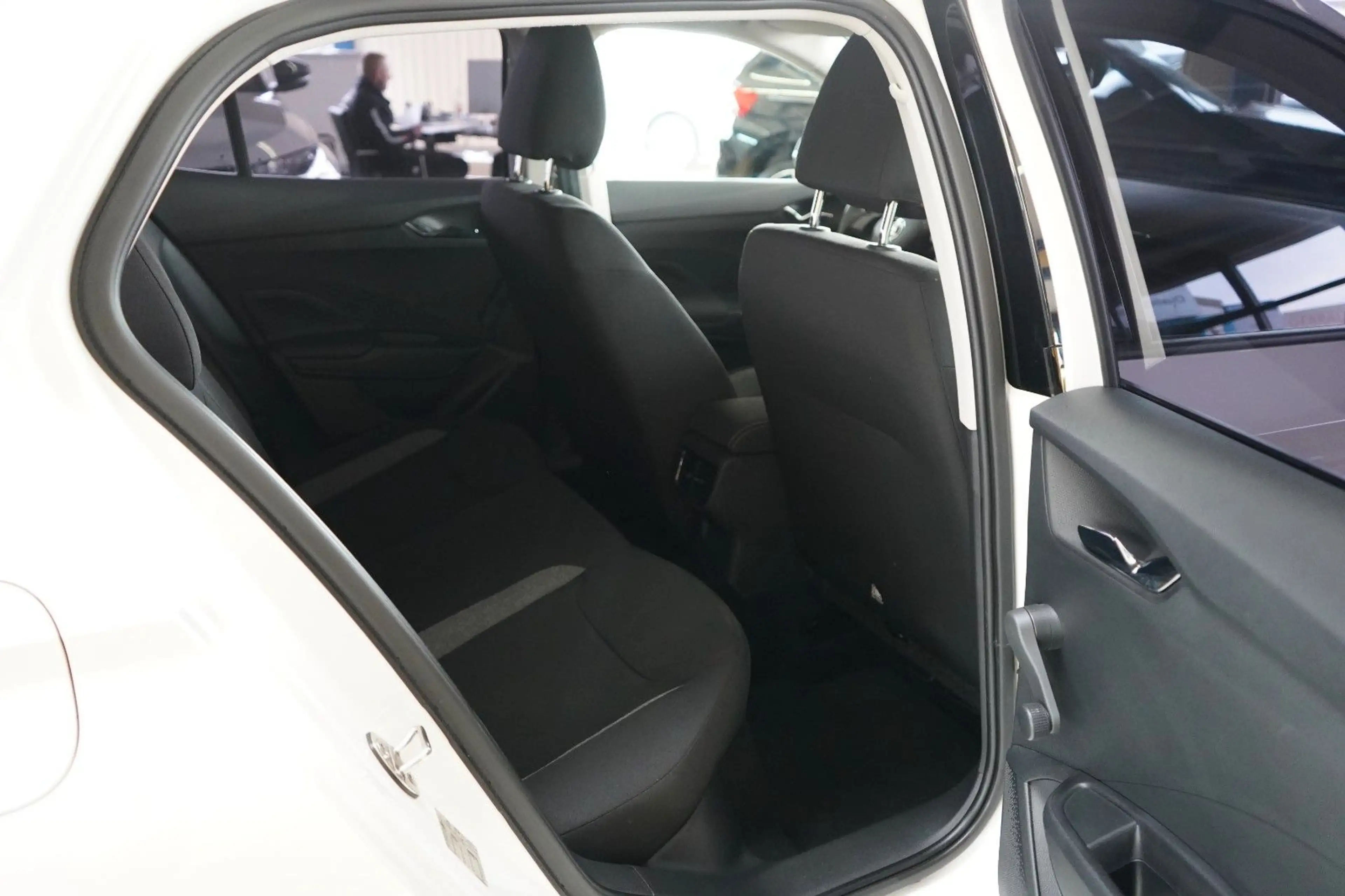 Skoda Fabia Essence KLIMA / TEMPOMAT / PDC / MWST — photo 7