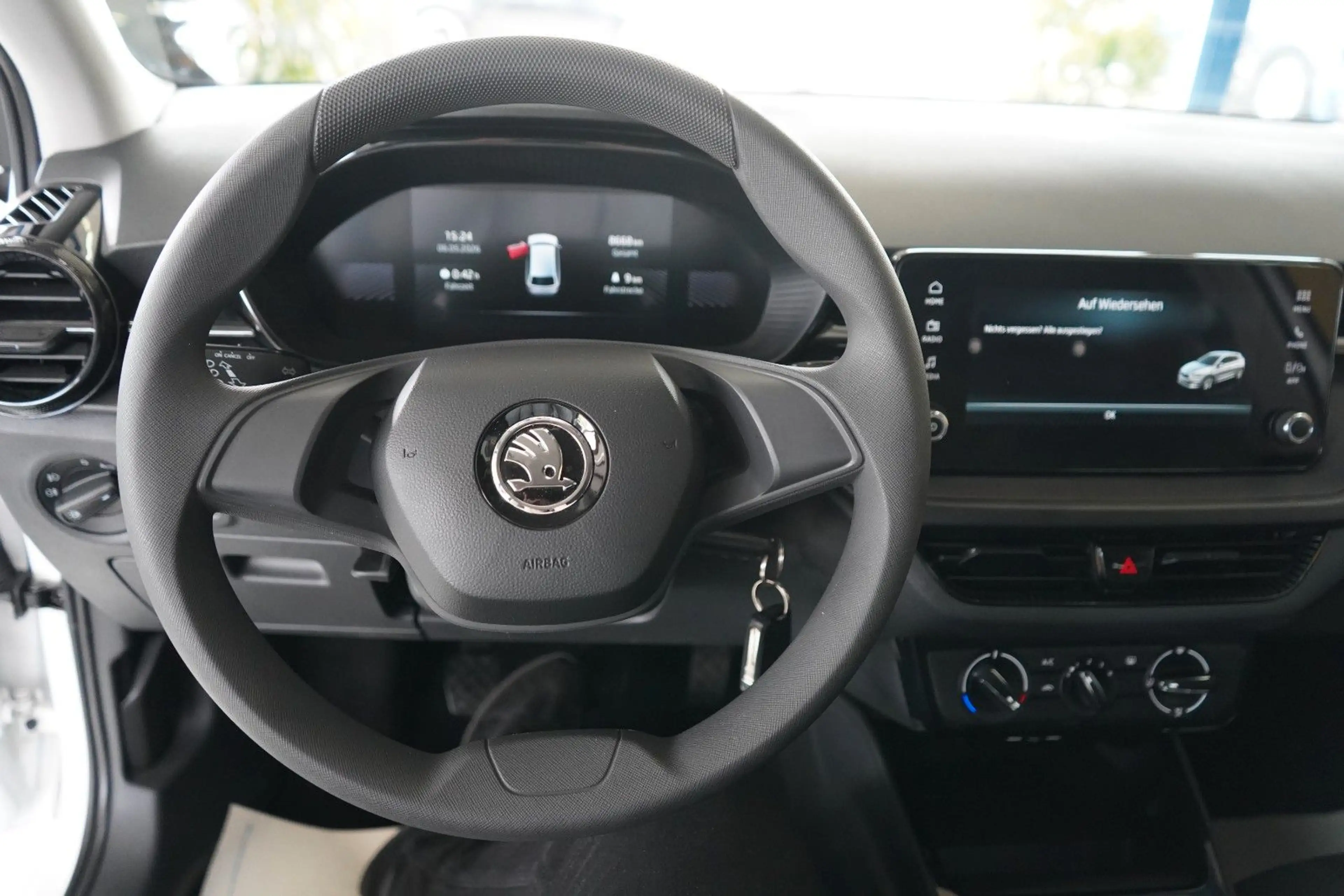 Skoda Fabia Essence KLIMA / TEMPOMAT / PDC / MWST — photo 12