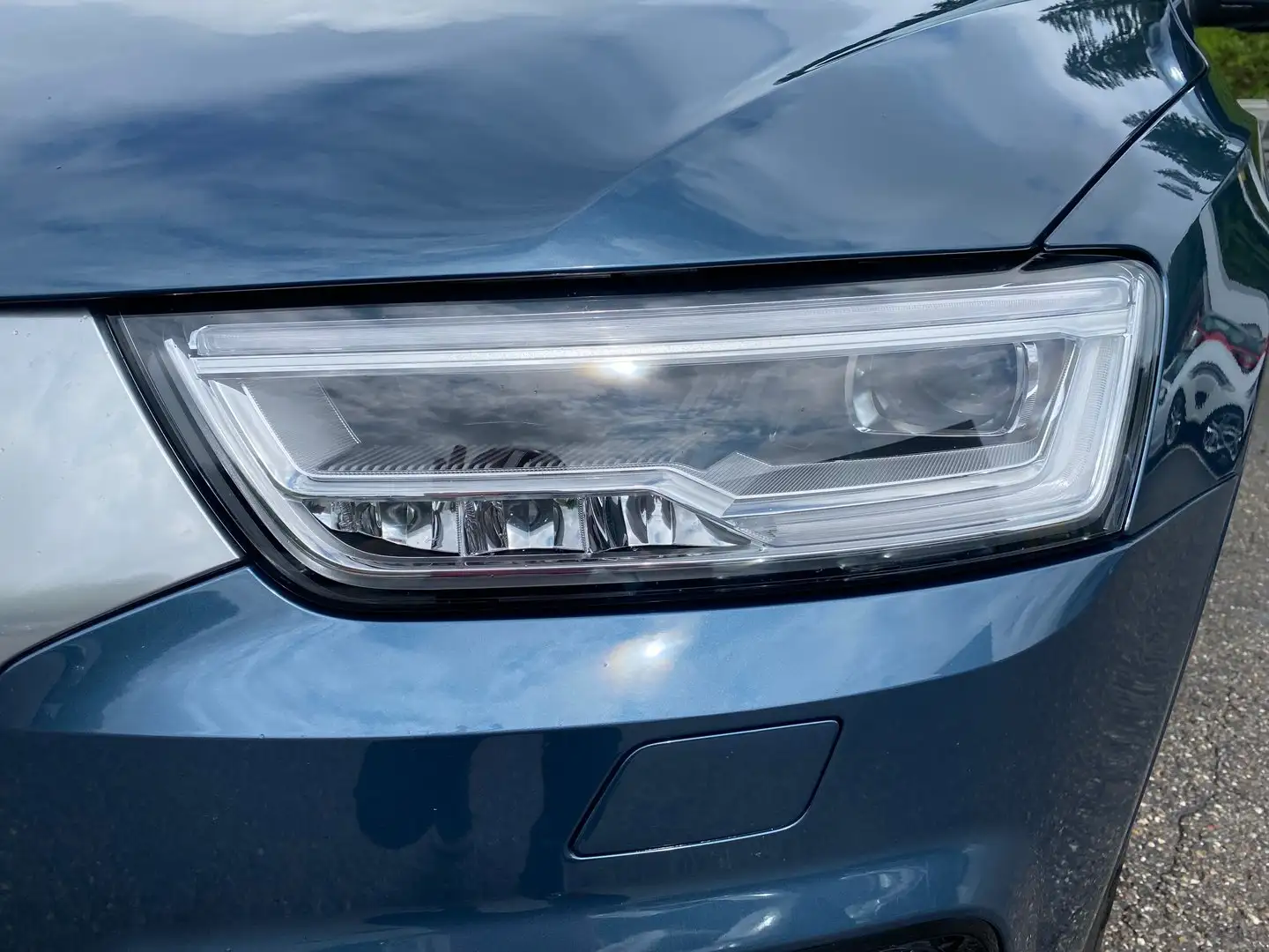 Audi Q3 2.0 TDI quattro intense + Blau - 2