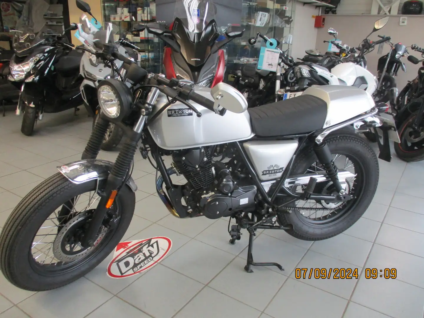 Brixton BX 125 Plateado - 1