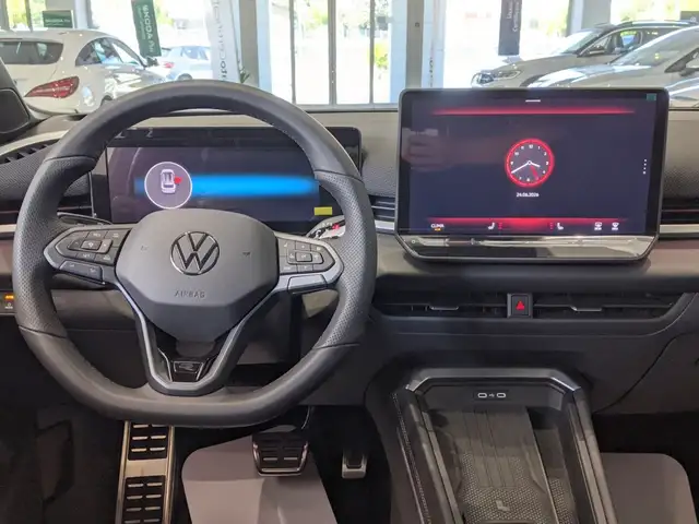 Volkswagen T-Roc view 7