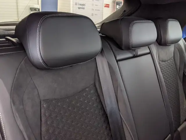 Volkswagen T-Roc view 8