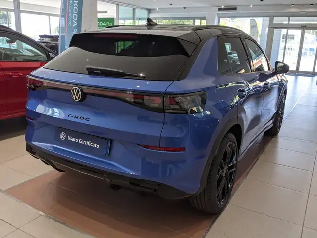 Volkswagen T-Roc view 4