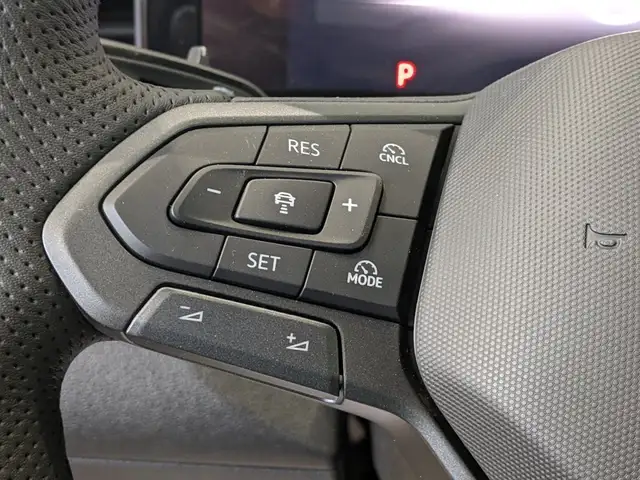 Volkswagen T-Roc view 10