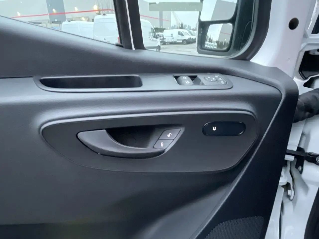 Mercedes-Benz Sprinter снимка Mercedes-Benz Sprinter