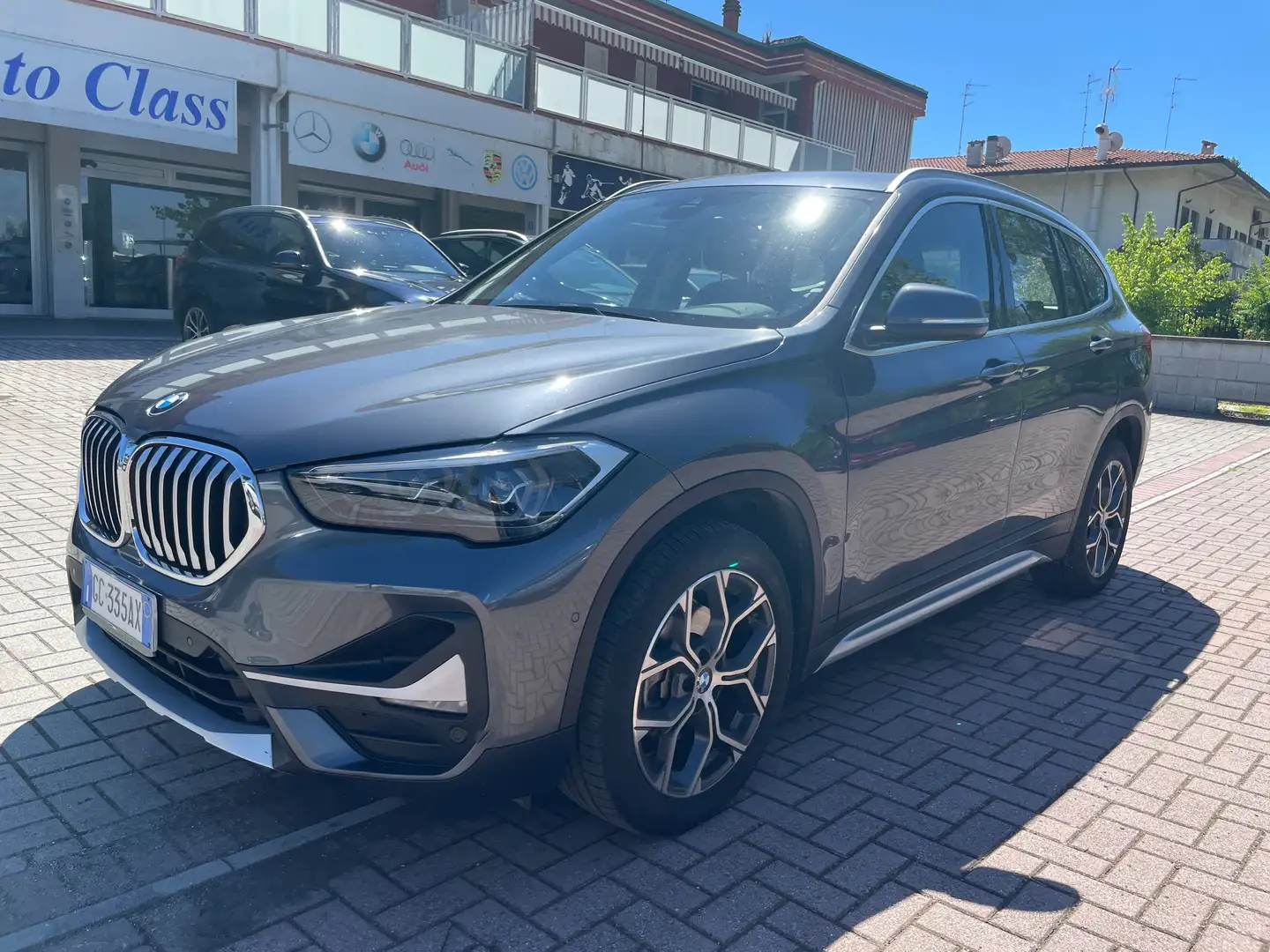 BMW X1 X1 F48 2019 sdrive18d xLine Gris - 1