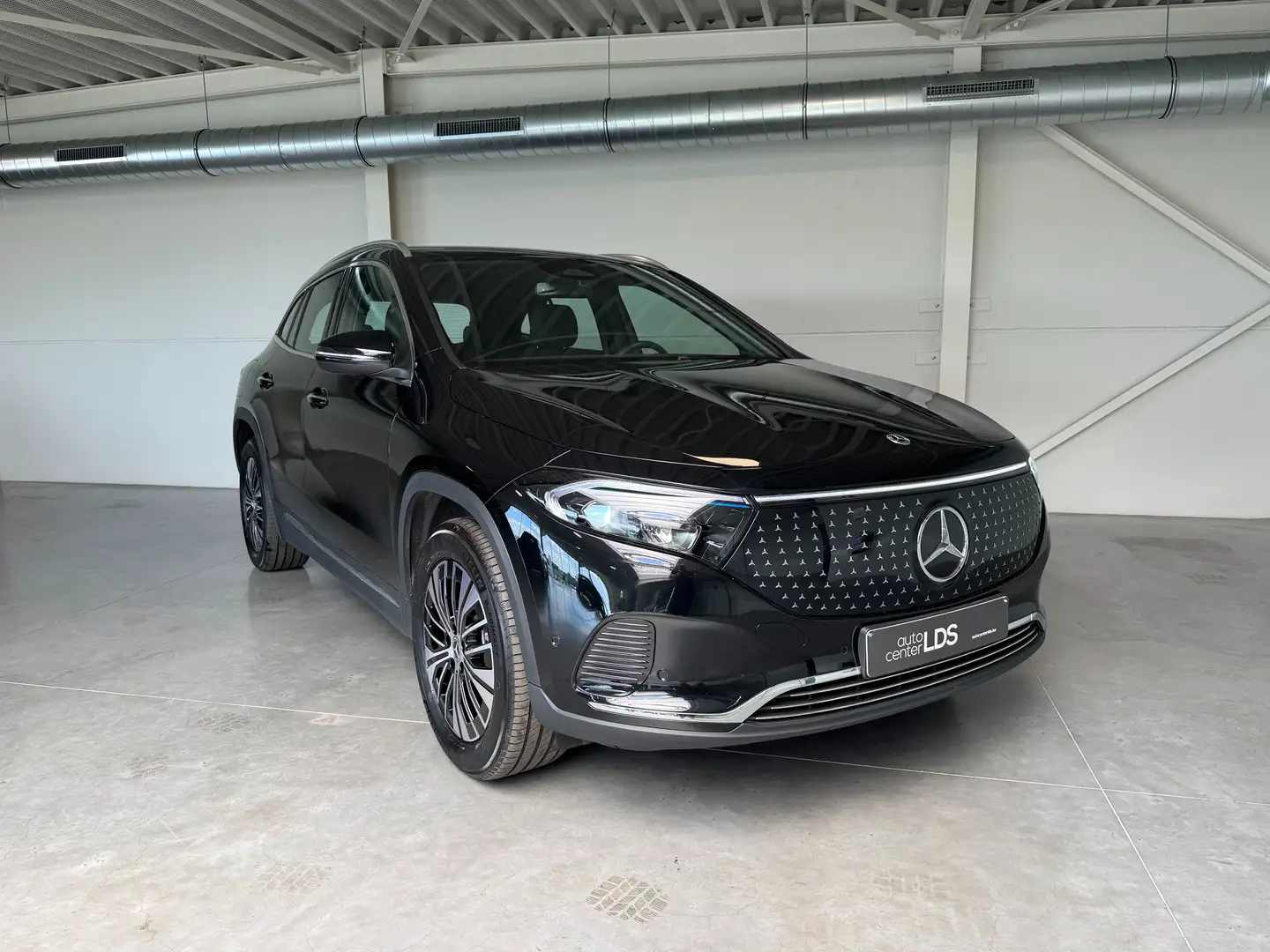 Mercedes-Benz EQA 300 EQA 300 4Matic - Véél OPTIES - ALS NIEUW! Zwart - 1