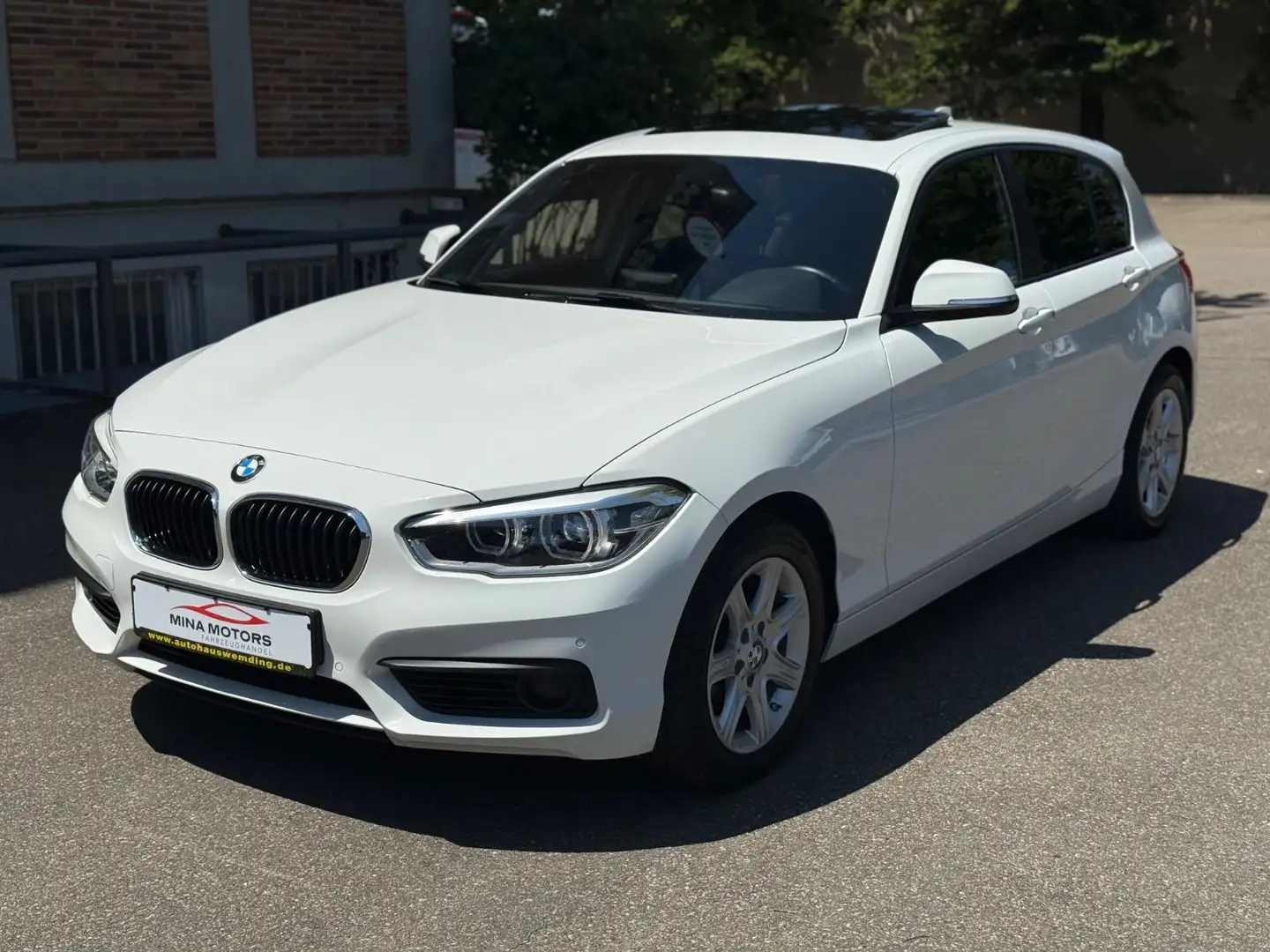 BMW 118 d Lim. 5-trg. *Schiebedach*LED Wit - 1